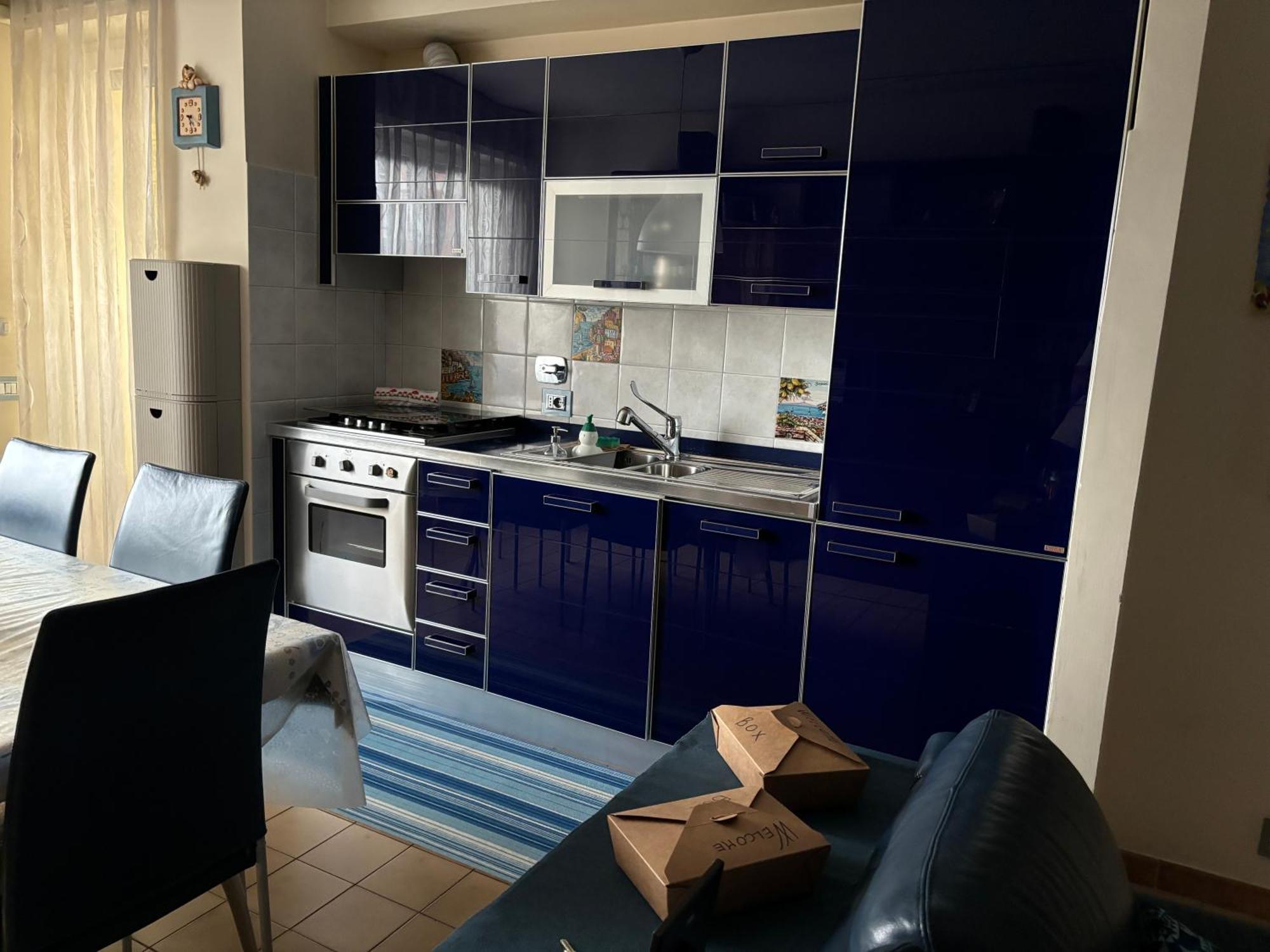 Grelly's House - In - 50 Meters From The Metro Appartamento *